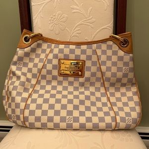 Louis Vuitton Galliera Handbag
